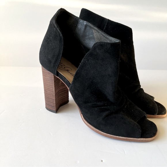 42 Gold Black Suede Heeled Peep Toe Ankle Booties Size 6 - Picture 11 of 14